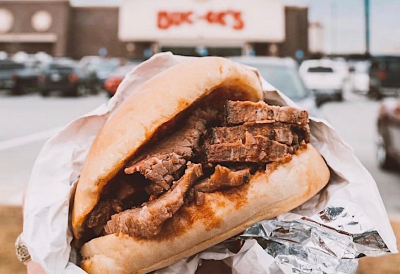 What are The Signature Items on Buc-ee’s BBQ Menu